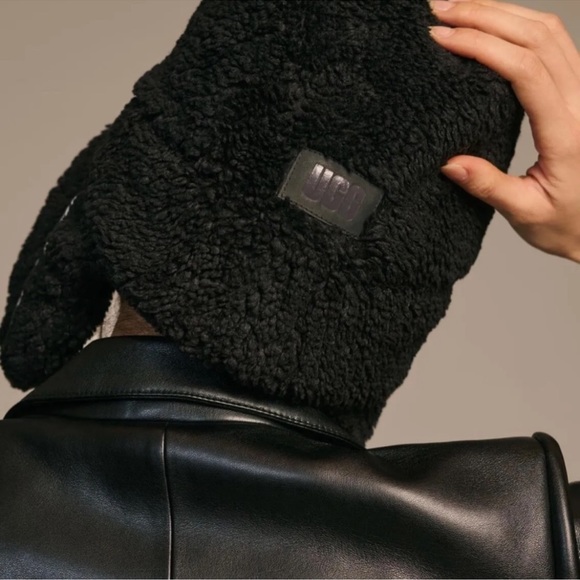 Ugg Sherpa Puff Trapper Hat Faux Fur Lined Black Logo S/M - Picture 2 of 6